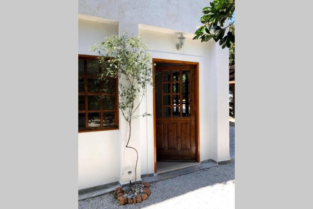 Eva's Garden Iviskos דירה אגיה פוטיה